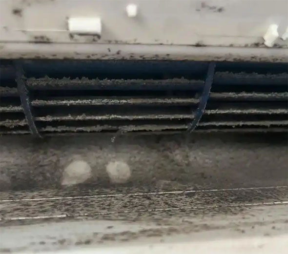 呼兰空调吹的风有股烧焦味是怎么回事